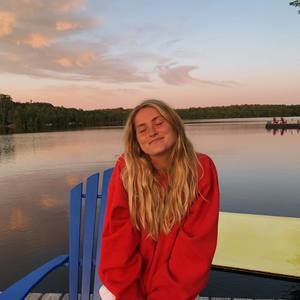 Meet your Posher, Brooke